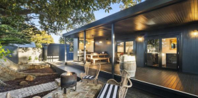 The Londoner - 2 Bedroom Luxury Tiny Home - Pets Welcome